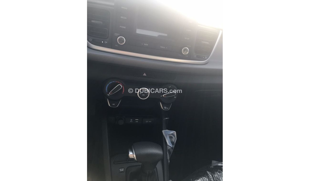 كيا ريو هاتش باك 1.4