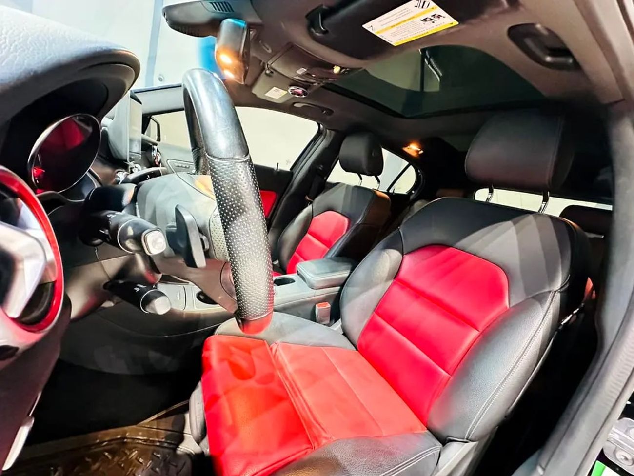 مرسيدس بنز GLA 250 Std 2.0L (208 HP)