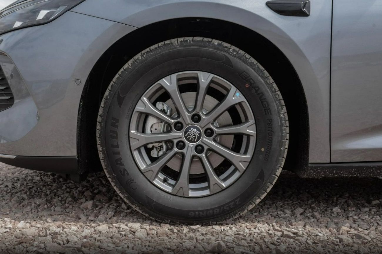 بي واي دي كين ال دي ام-اي BYD Qin L 2025 DM-i 80KM Leading Type