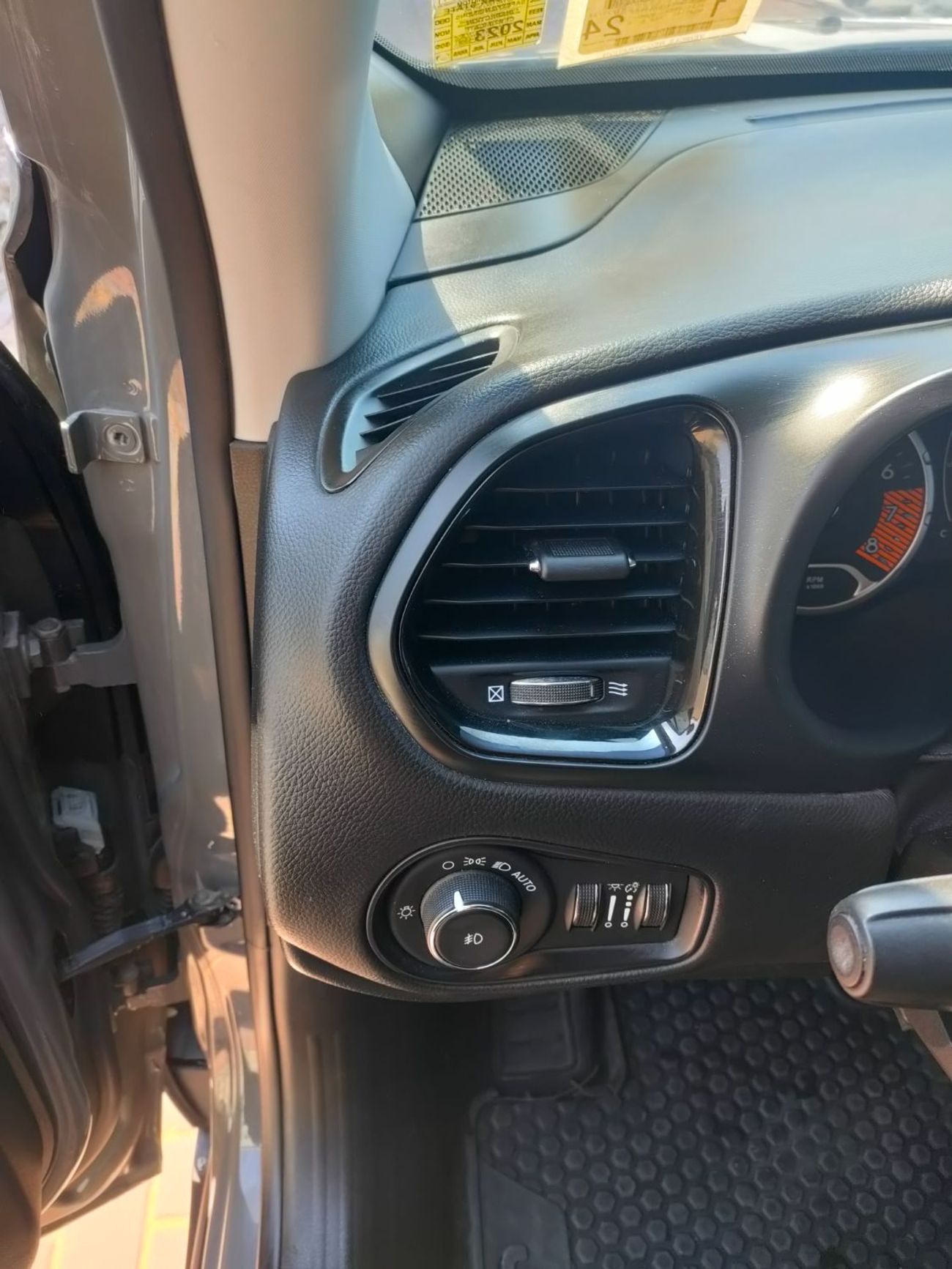 جيب رينيجيد Limited 2.4L