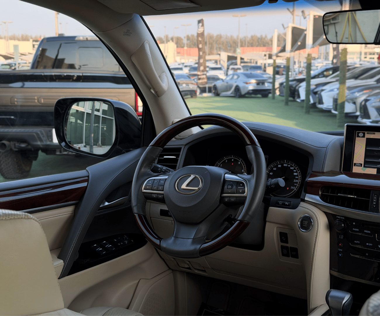 Lexus LX570 5.7