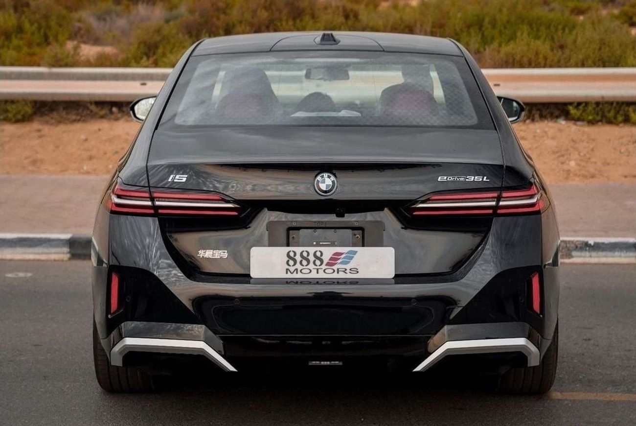 بي أم دبليو i5 2024 BMW i5 e-Drive 35L M-Sport package RWD 0km
