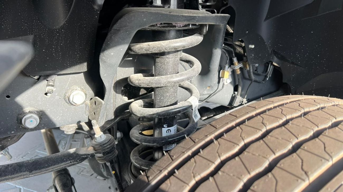 RAM 5500 EXPORT ONLY - Ram 5500 Regular Chassis Cab 4x4 6.7L Cummins Diesel 8-Speed AT