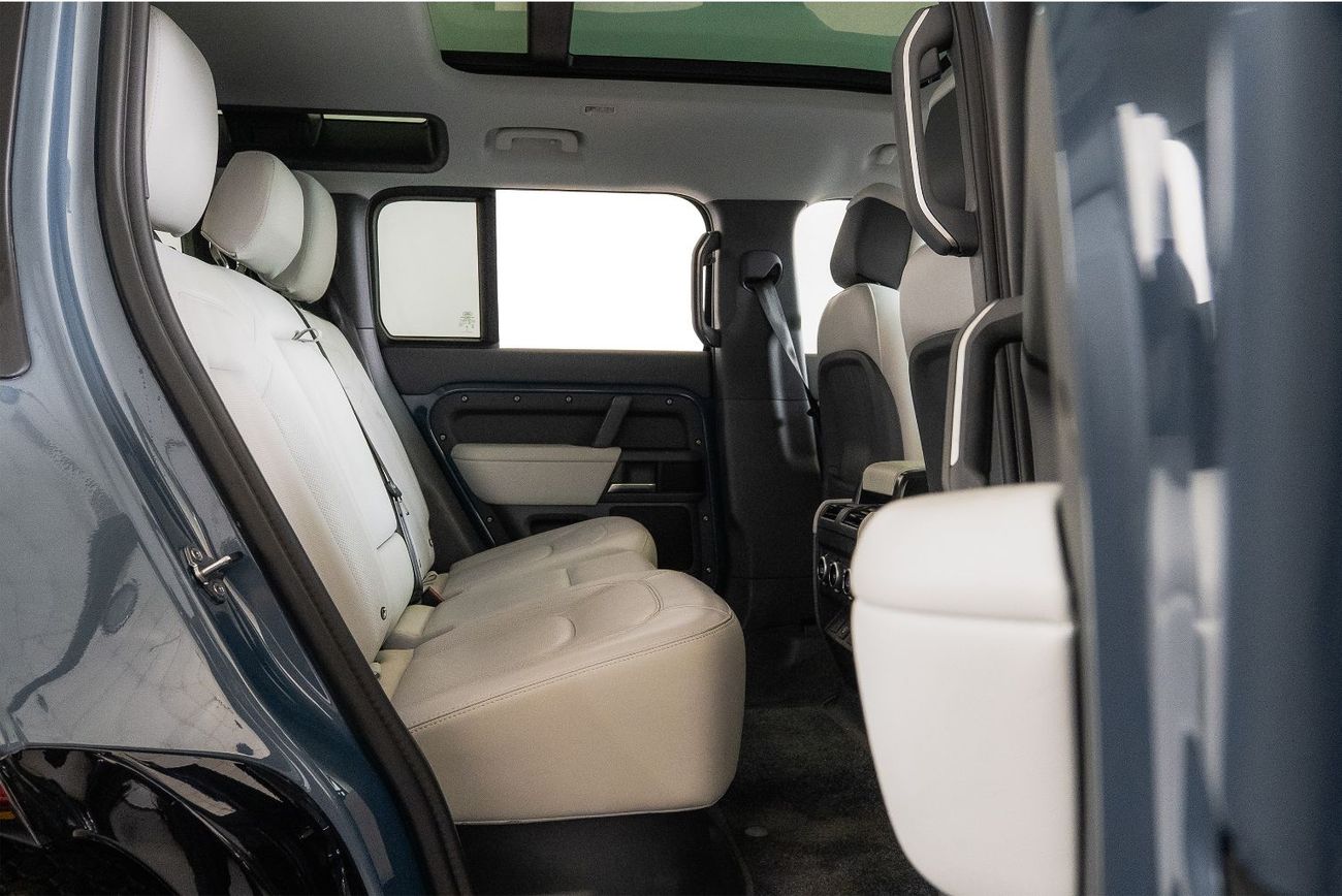 Land Rover Defender P400 110 X-Dynamic HSE 3.0L (5 Seater)