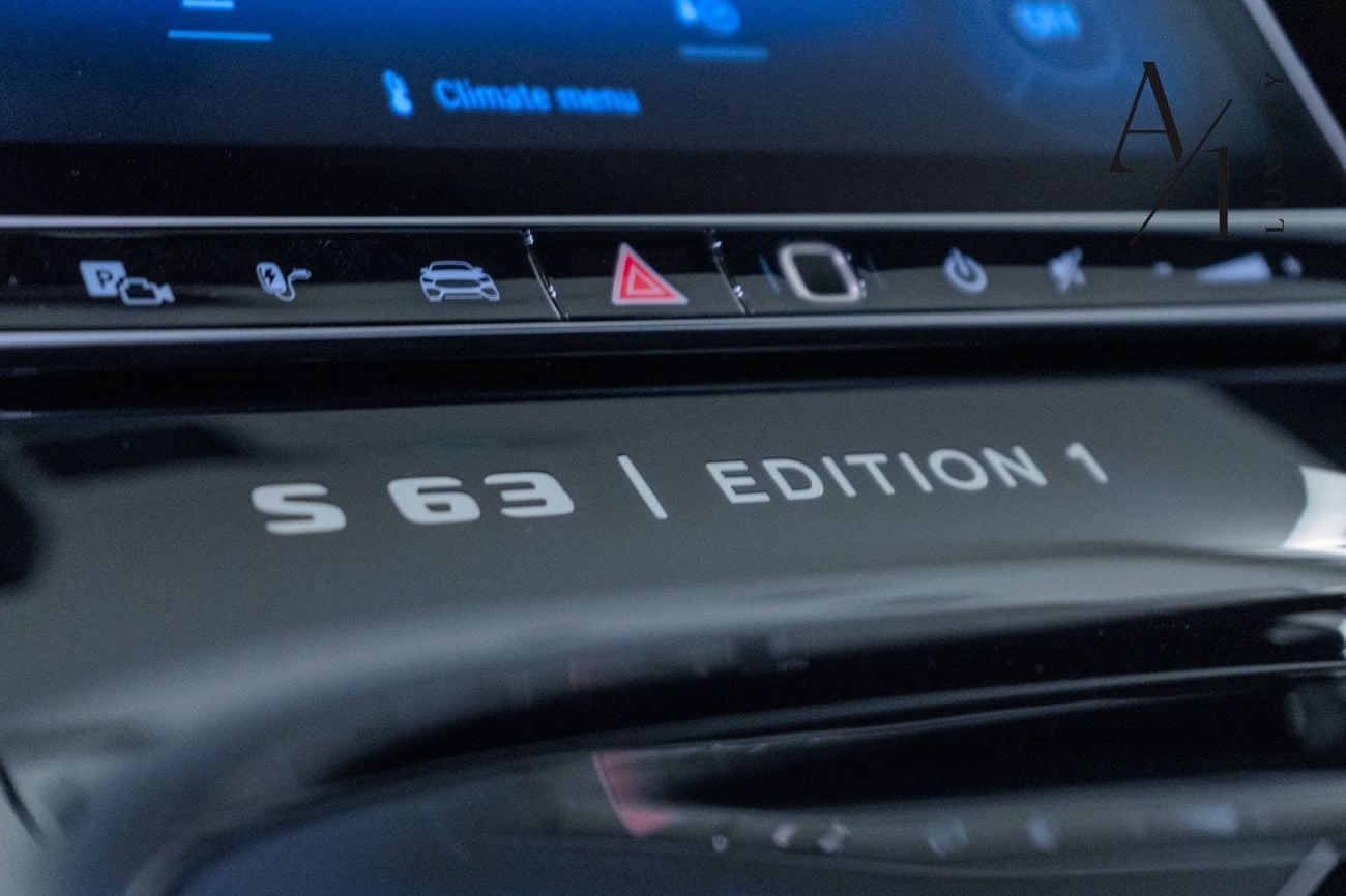 مرسيدس بنز S 63 AMG 2024 With black And Red Carbon Fibre Interior, Excellent Condition, European Spec