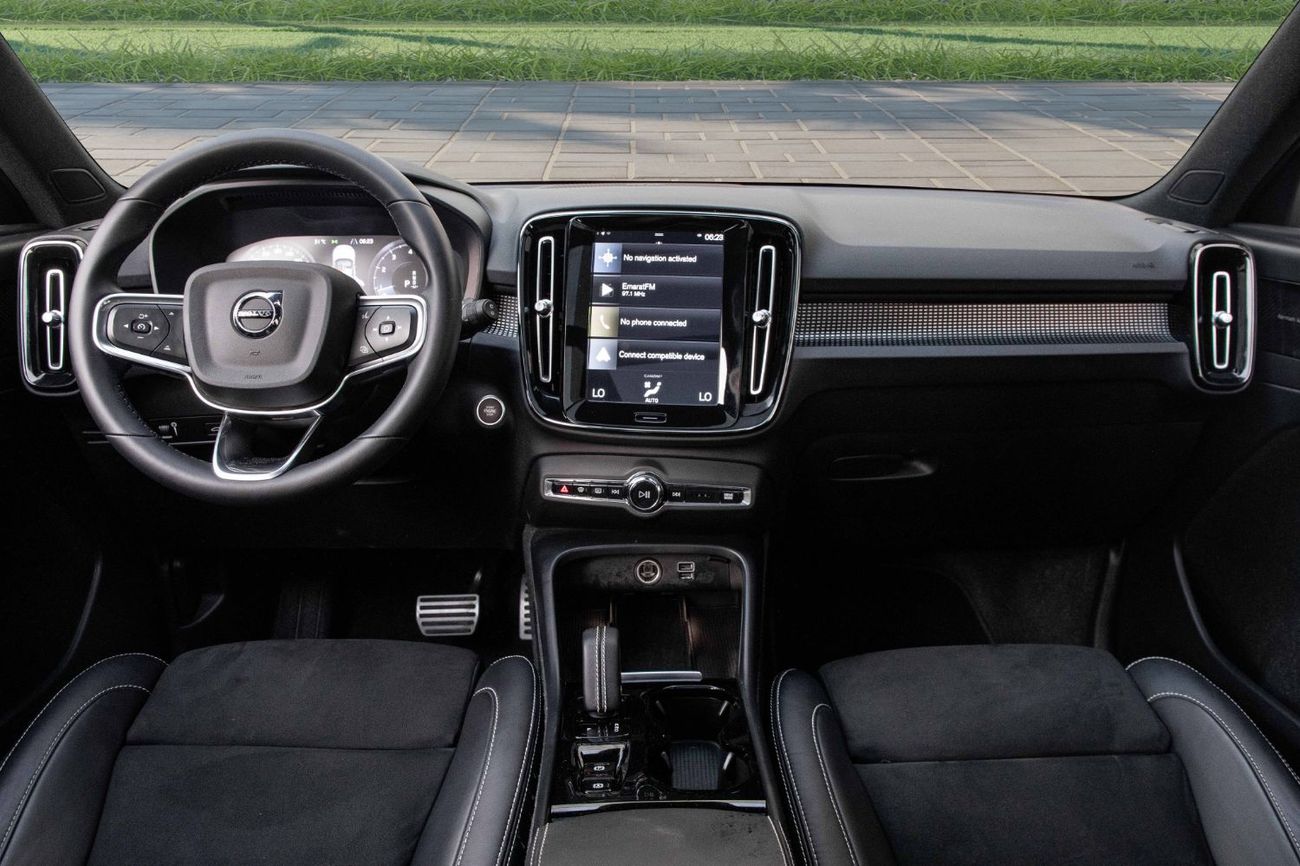 فولفو XC 40 R-Design | 2,409 P.M  | 0% Downpayment | Extraordinary Condition!