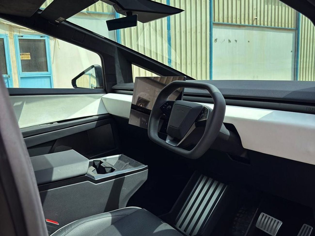 تسلا سايبرتراك AWD Foundation Edition, in RIGHT HAND DRIVE (EXPORT ONLY)