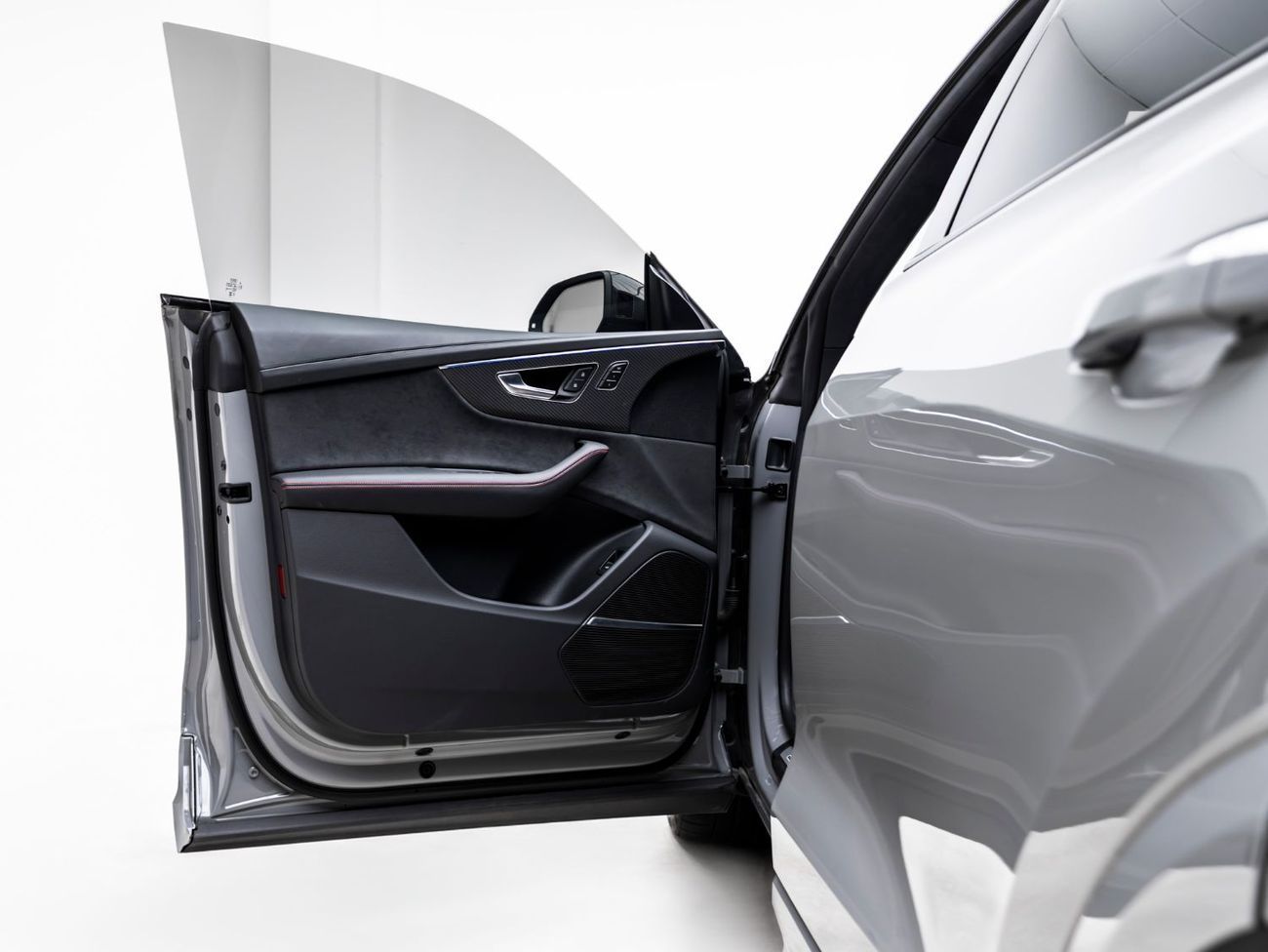 أودي RSQ8 TFSI quattro 4.0L