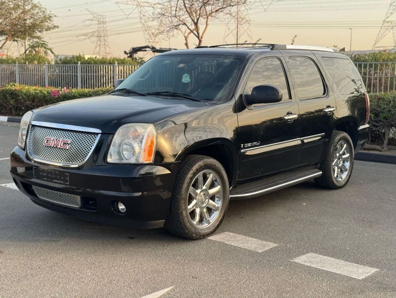 GMC Yukon GCC SPEC NEAT AND CLEAN