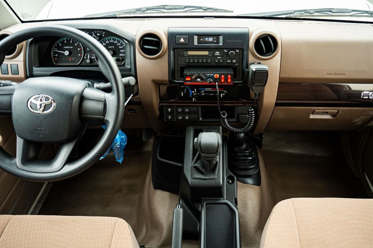 Toyota Land Cruiser Toyota Land Cruiser 78LC78 4.0L V6 Hardtop Ambulance manual