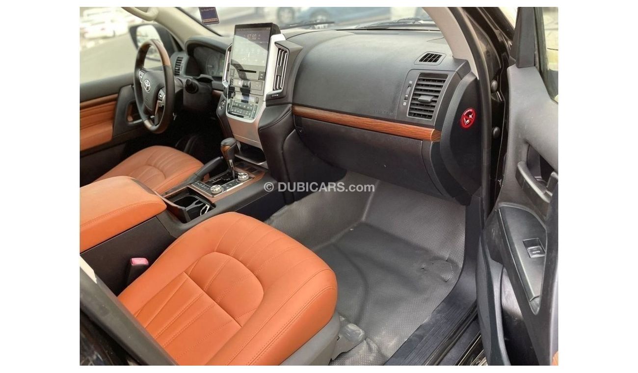 تويوتا لاند كروزر 2011 Toyota Land Cruiser GXR 4.0L V6 - 2021 Modification Gcc Specs / EXPORT ONLY