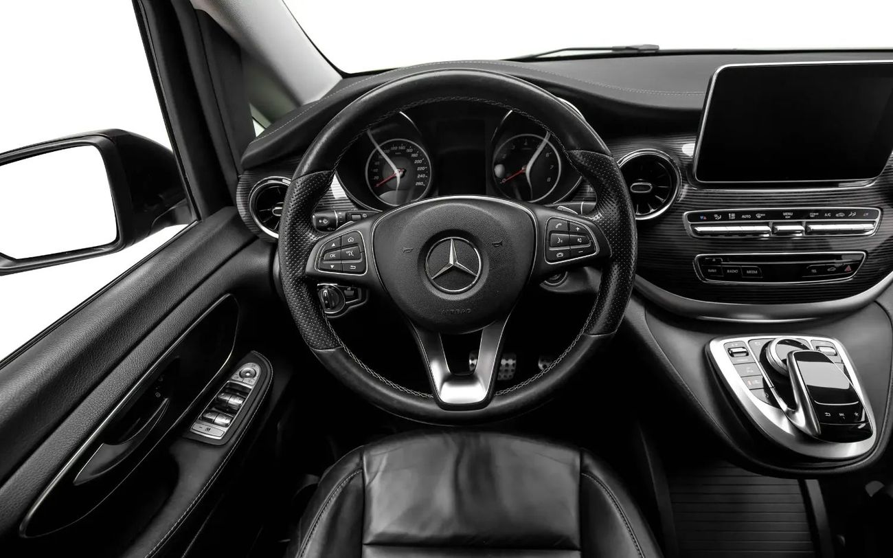 Mercedes-Benz V 250 Std 2.L - GCC Spec