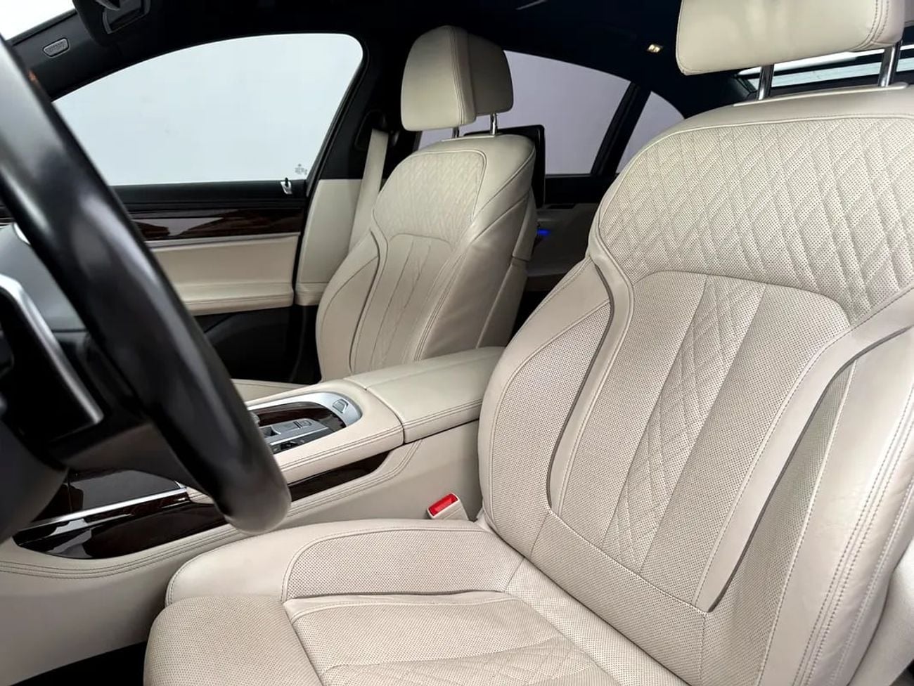 بي أم دبليو 730Li GCC Specs 730Li - Excellent Condition