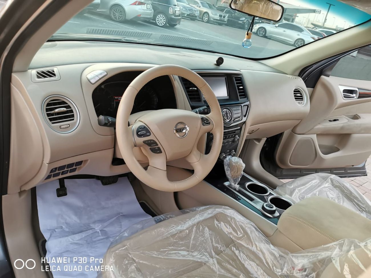 Nissan Pathfinder SE Top 3.5L in good condition inside & out