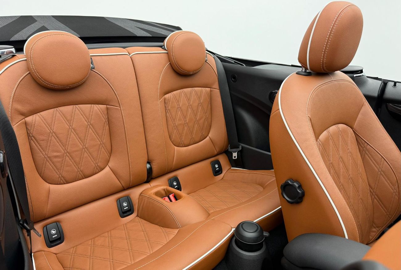 ميني كوبر إس 2024 Mini Cooper S JCW Kit, 2027 Mini Warranty + Service Pack, Excellent Condition, GCC