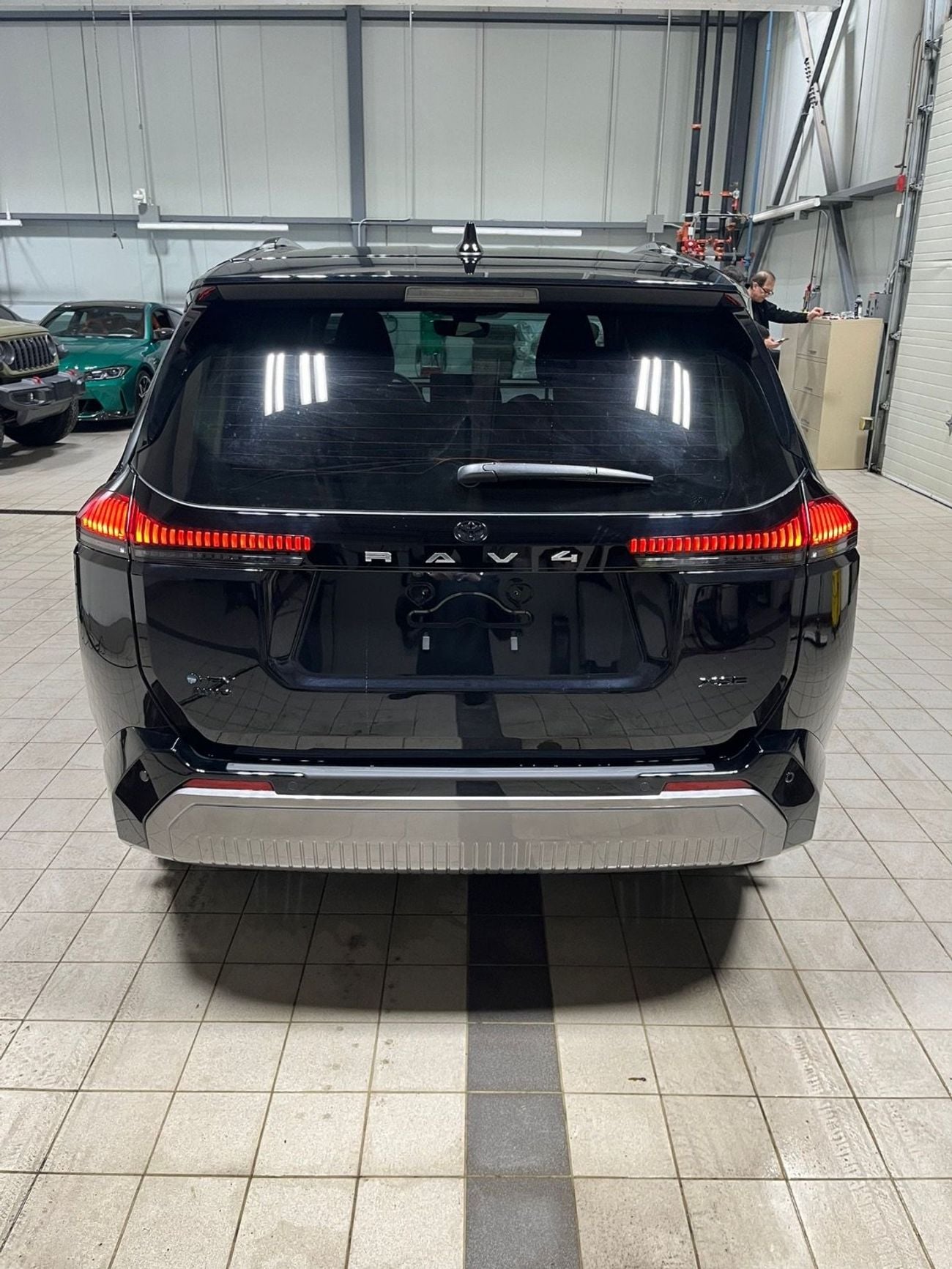 تويوتا راف ٤ XSE 2.5 L HYBRID