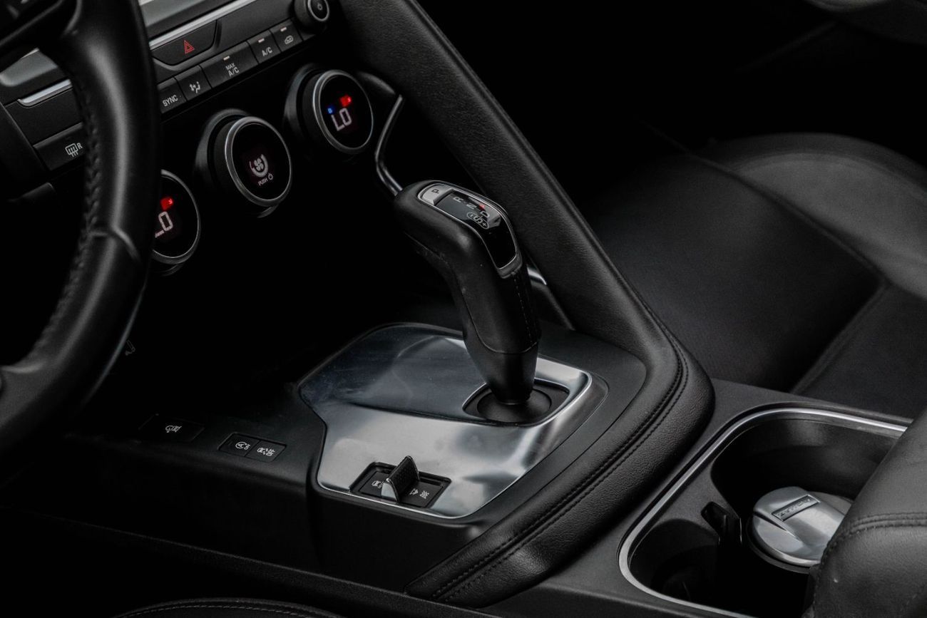 Jaguar E Pace P200 | 1,586 P.M  | 0% Downpayment | IMMACULATE!