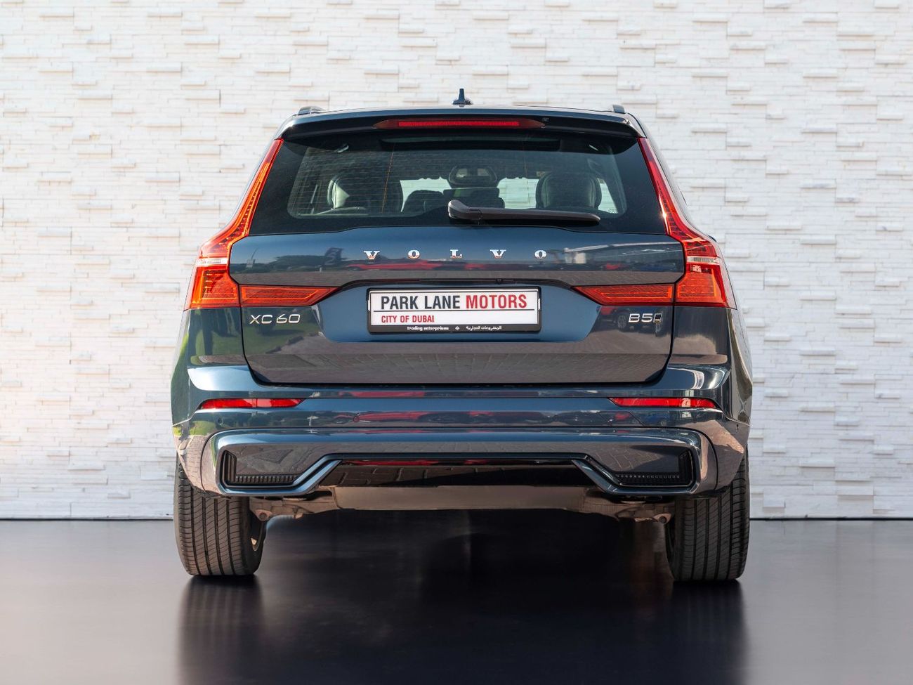 Volvo XC60 B5 ULTIMATE DARK