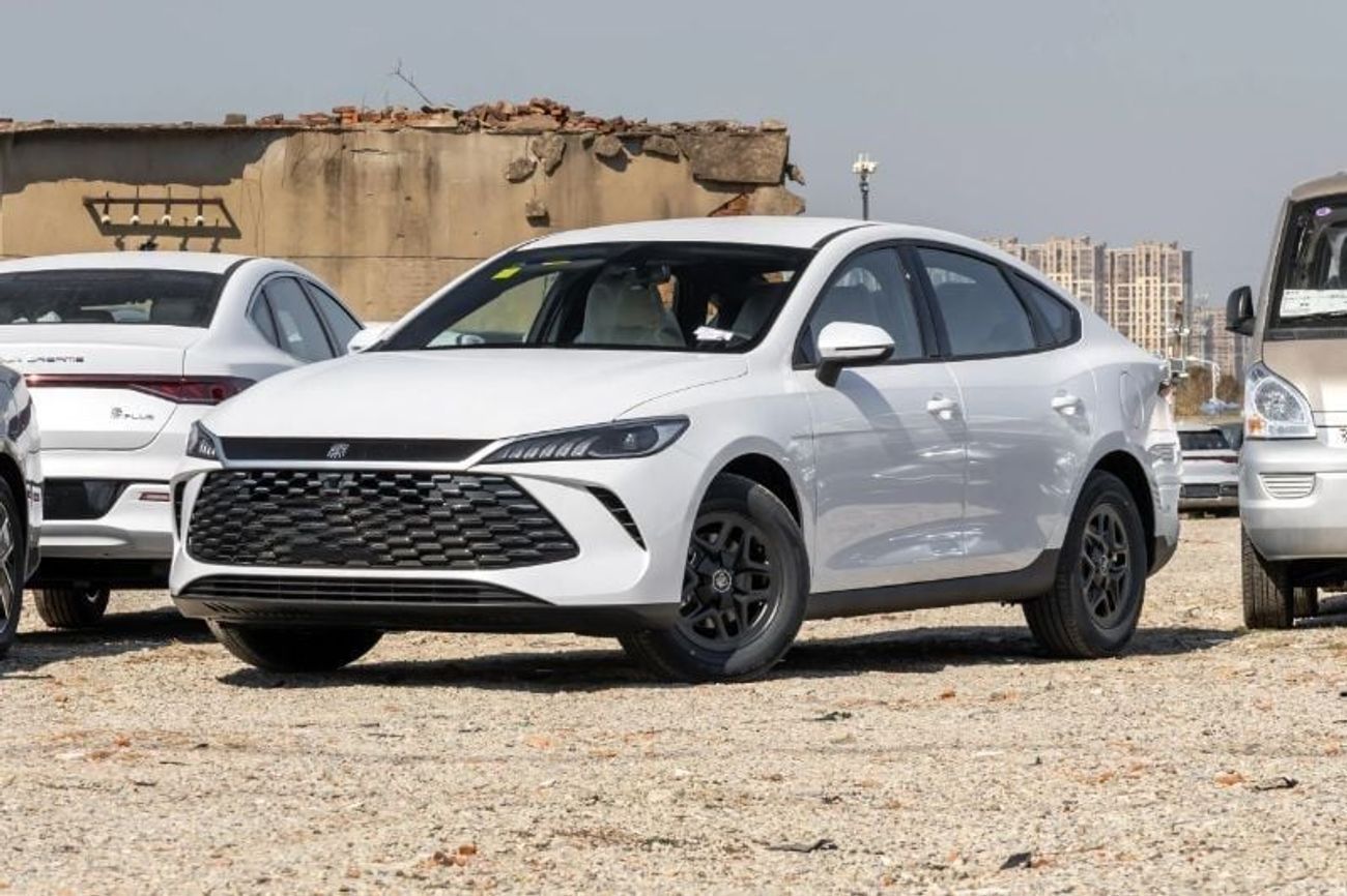 بي واي دي كين بلاس BYD QIN PLUS Intelligent Driving Edition DM-i 55KM Leading Edition