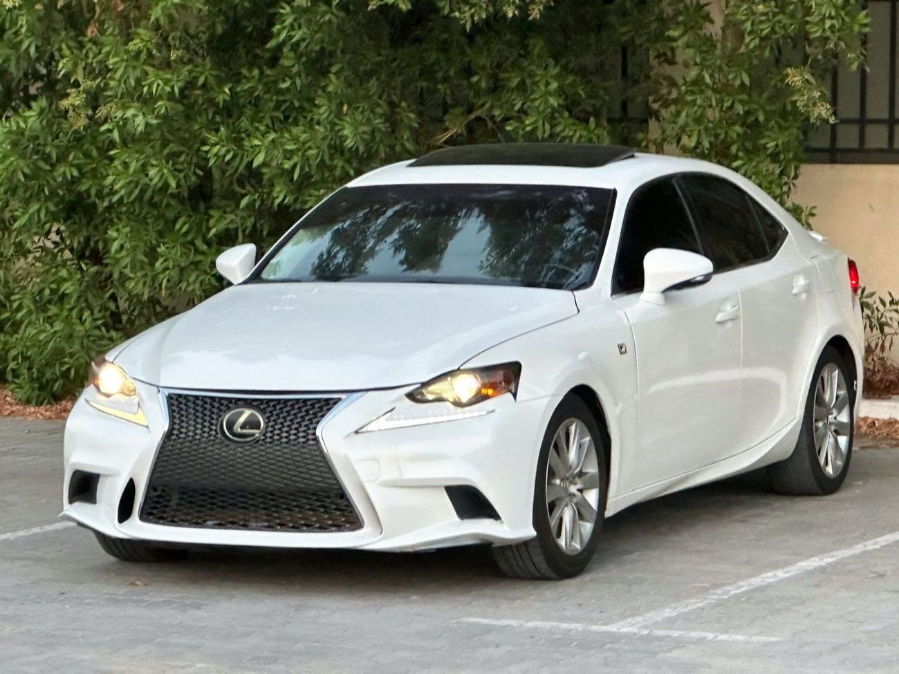 Lexus IS250 F Sport LEXUS IS F 250  PRICE: 41,000 DIRHAMS  MILEAGE : 139,000 km  American specifications  6 cyli