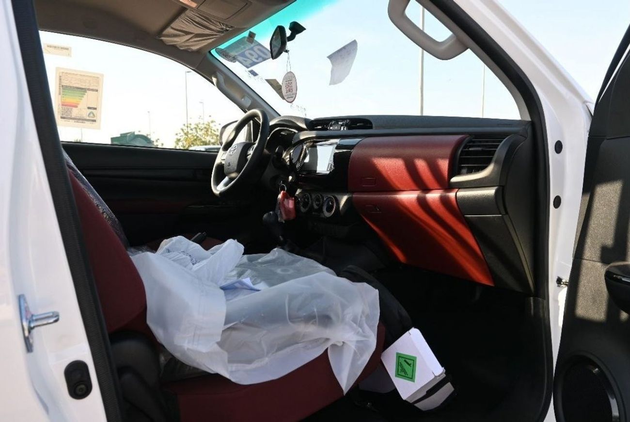 Toyota Hilux 2700L PETROL SC MANUAL ZERO KM