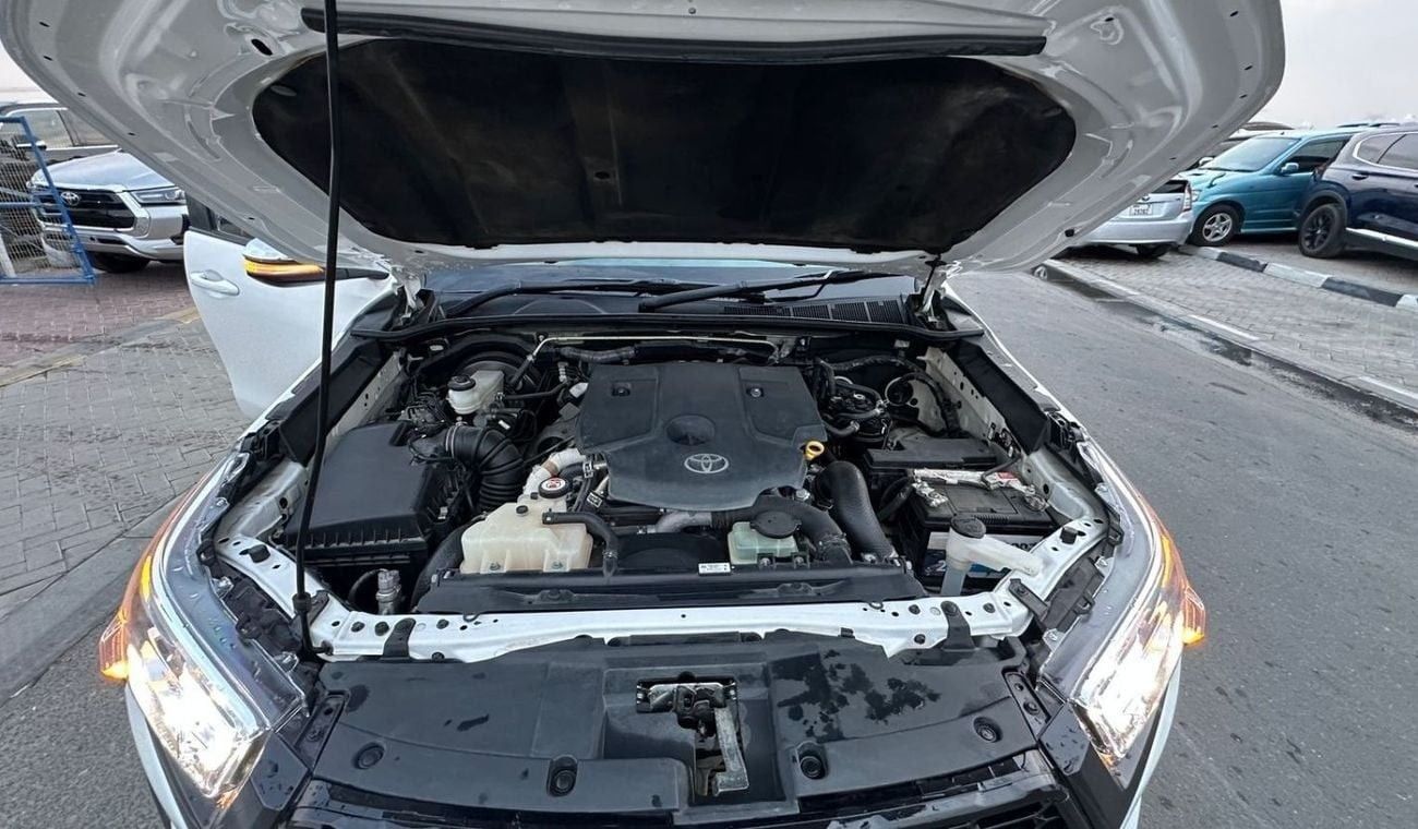 Toyota Hilux DIESEL RIGHT HAND manual