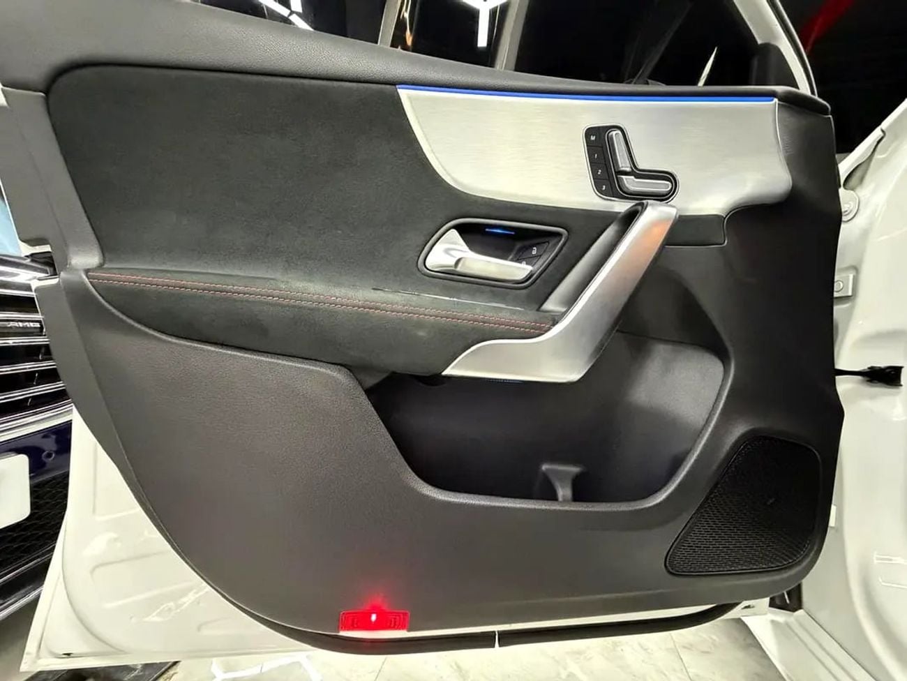 مرسيدس بنز A 200 Premium + 2.0L