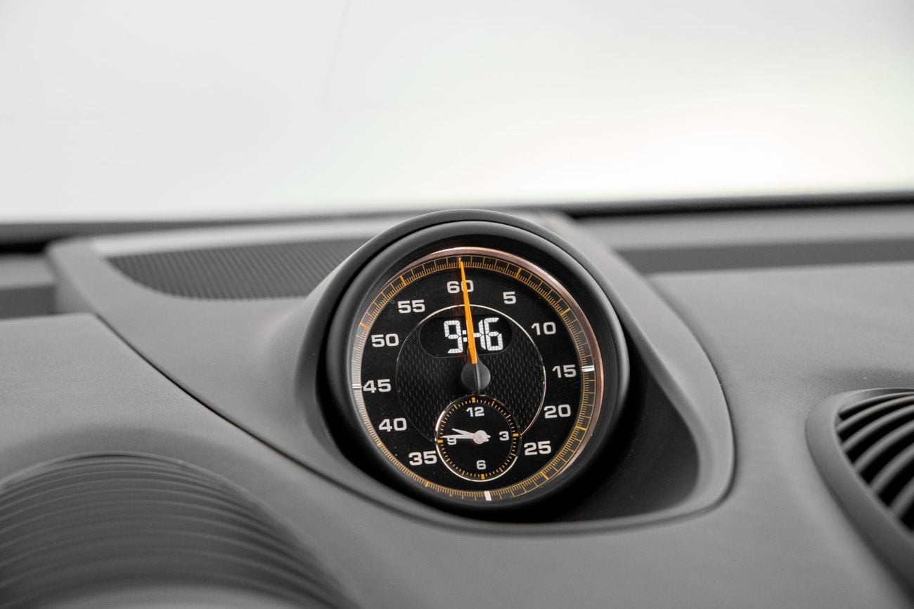 Porsche 718 Cayman GT4 4.0L (414 HP) M/T