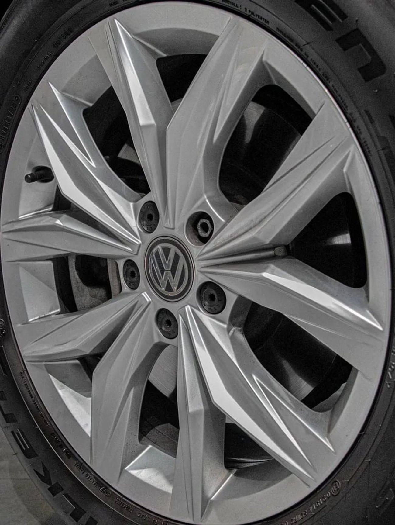 فولكس واجن تيجوان SEL 2.0L