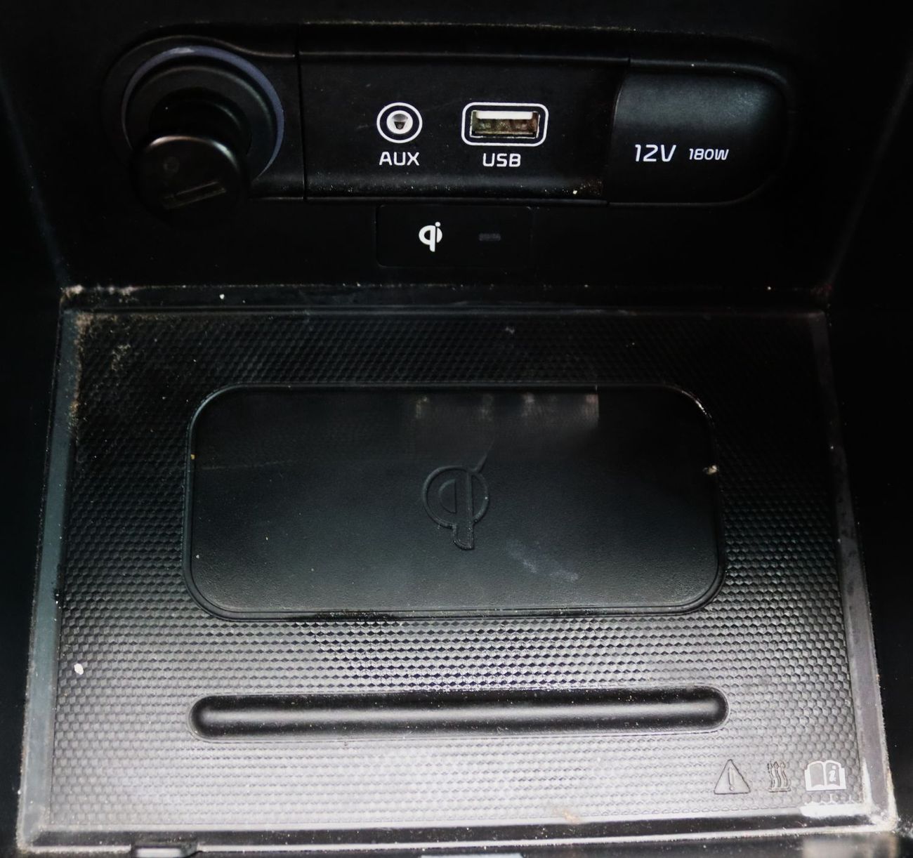 كيا سورينتو كيا سيرانتو 2019 - خليجى - بدون حوادث - محرك 3.3L  - فل أوبشن - 4WD -عدد 7 مقاعد - بحاله ممتازه