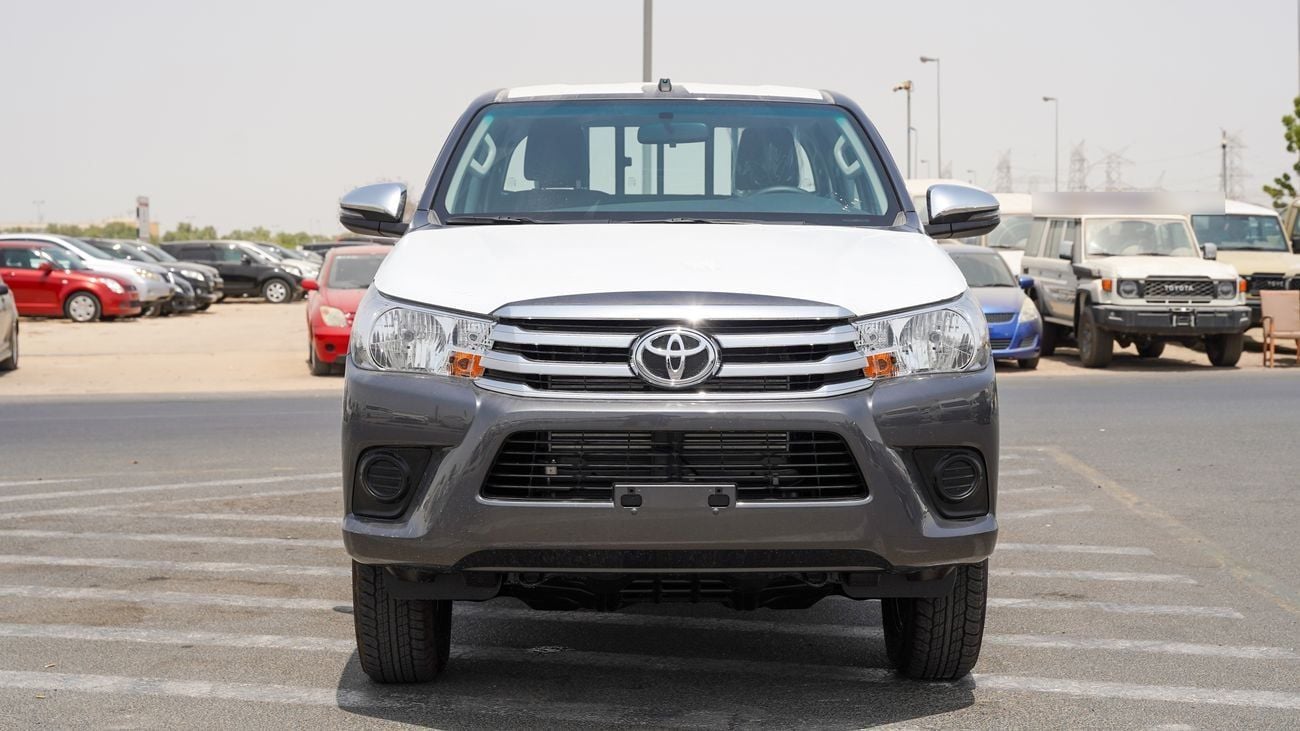 تويوتا هيلوكس GLX 2.4L Double Cab Utility