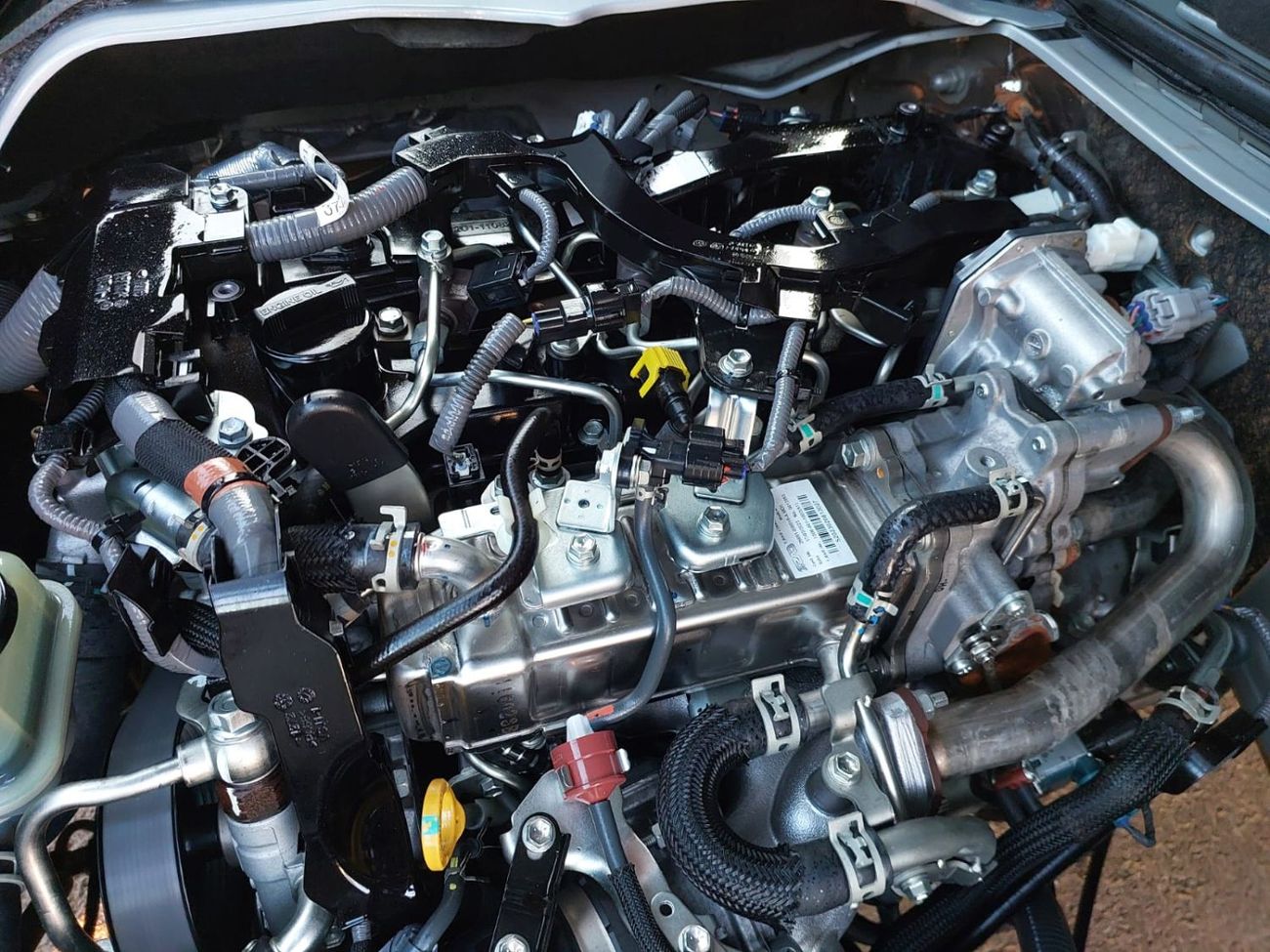 Toyota Hiace TOYOTA HIACE VAN RHD 2023 MODEL 2.8 L DIESEL AUTOMATIC(PM003751)