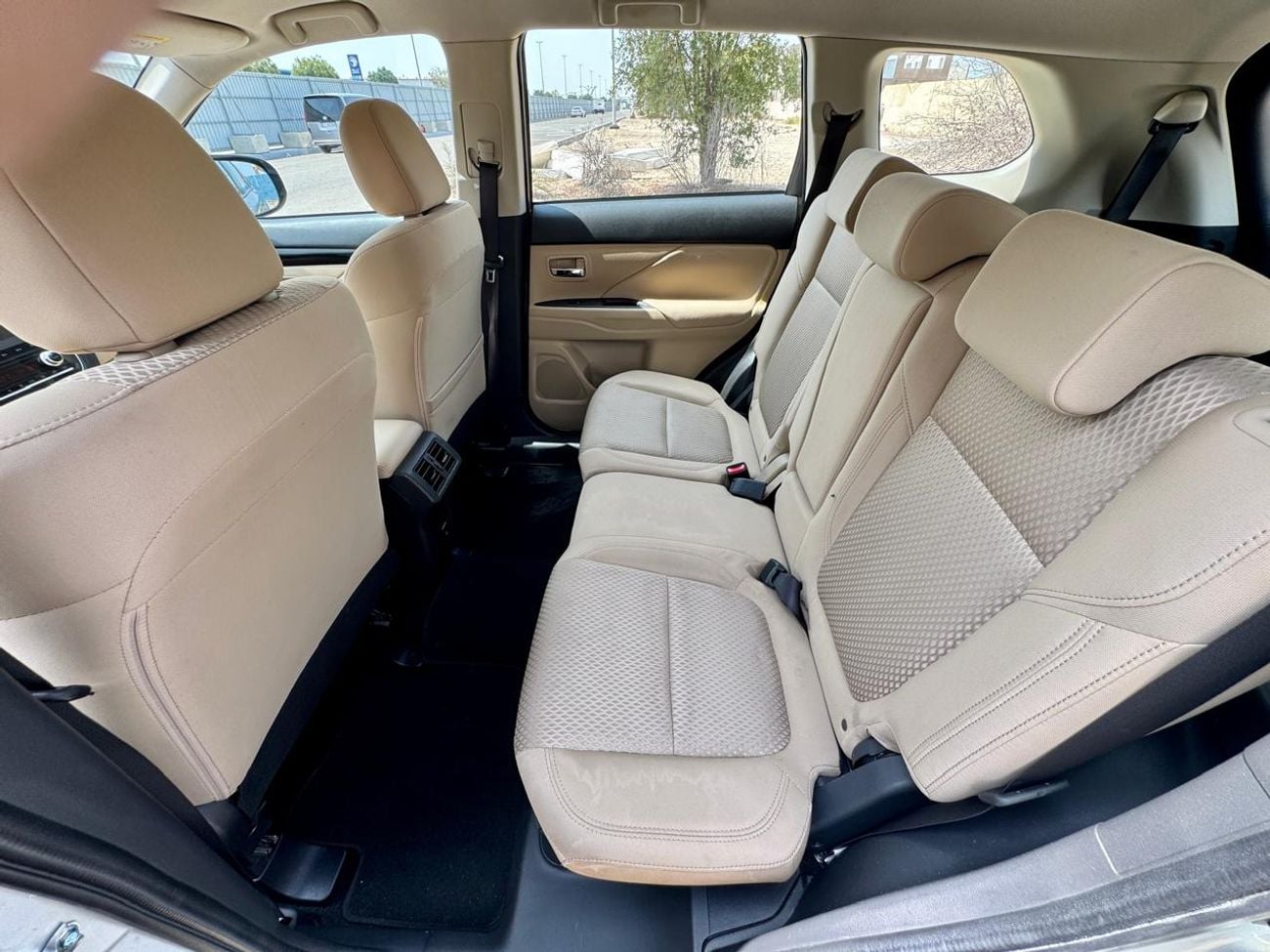 Mitsubishi Outlander GLX 865-Monthly l GCC l 4wd, Cruise, Camera l Accident Free