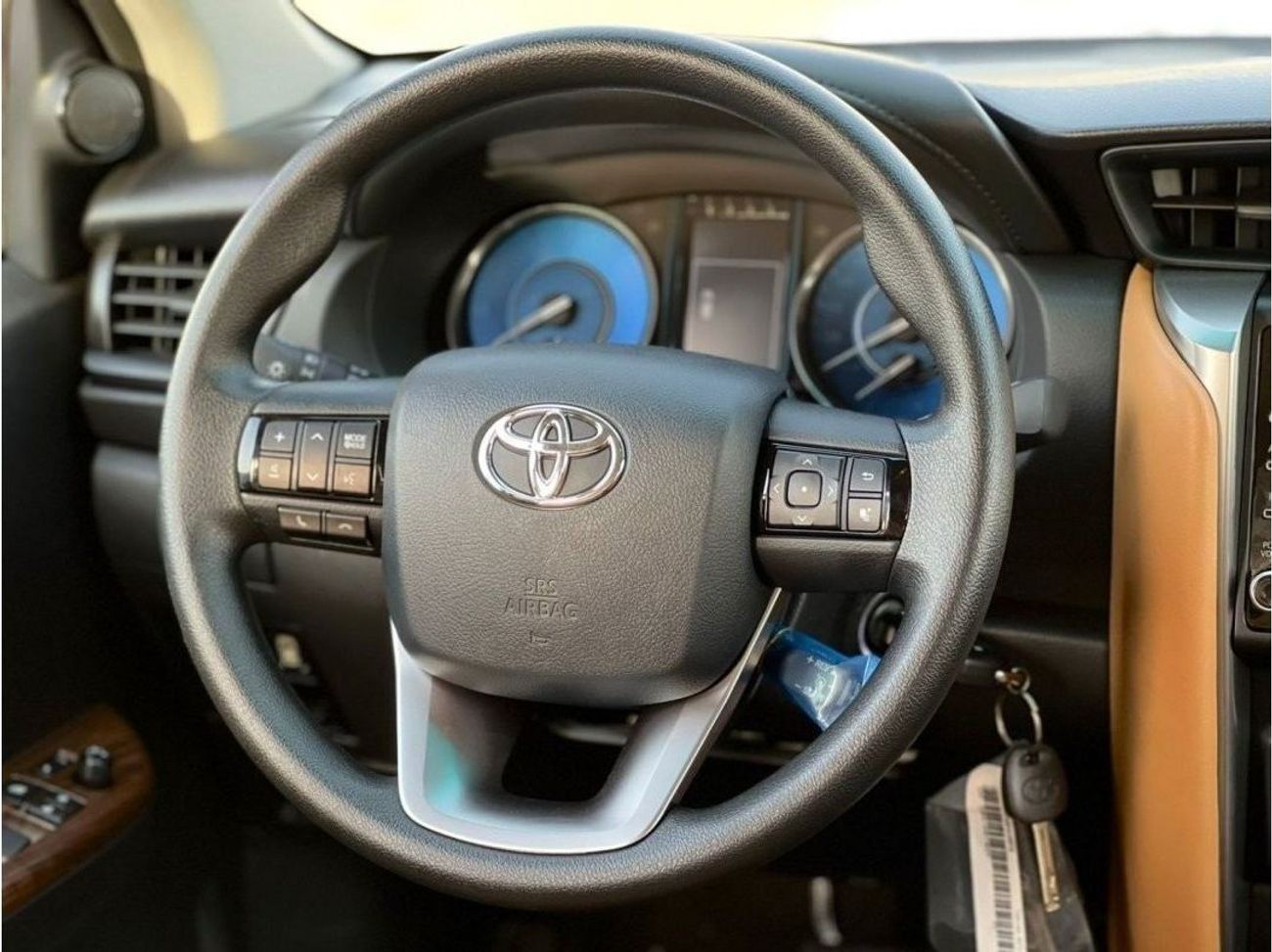 تويوتا فورتونر TOYOTA FORTUNER (TGN156) 2.7L SUV 4WD 5Doors