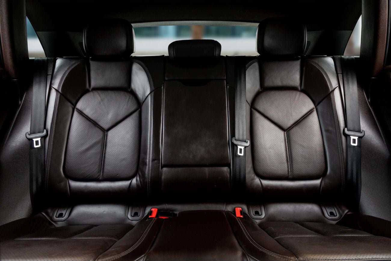 Porsche Macan 3,036 P.M | 0% Downpayment | MACAN CHRONO PACK | WARRANTY!