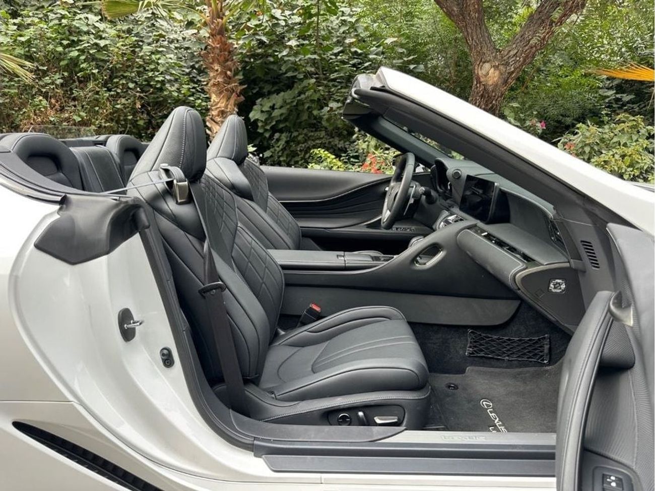 لكزس LC500 كابريوليه Titanium  5.0L Lexus LC500 Convertible Titanium 5.0L Titanium 5.0L | 2024 | Zero Km | V8 471 HP | Wa