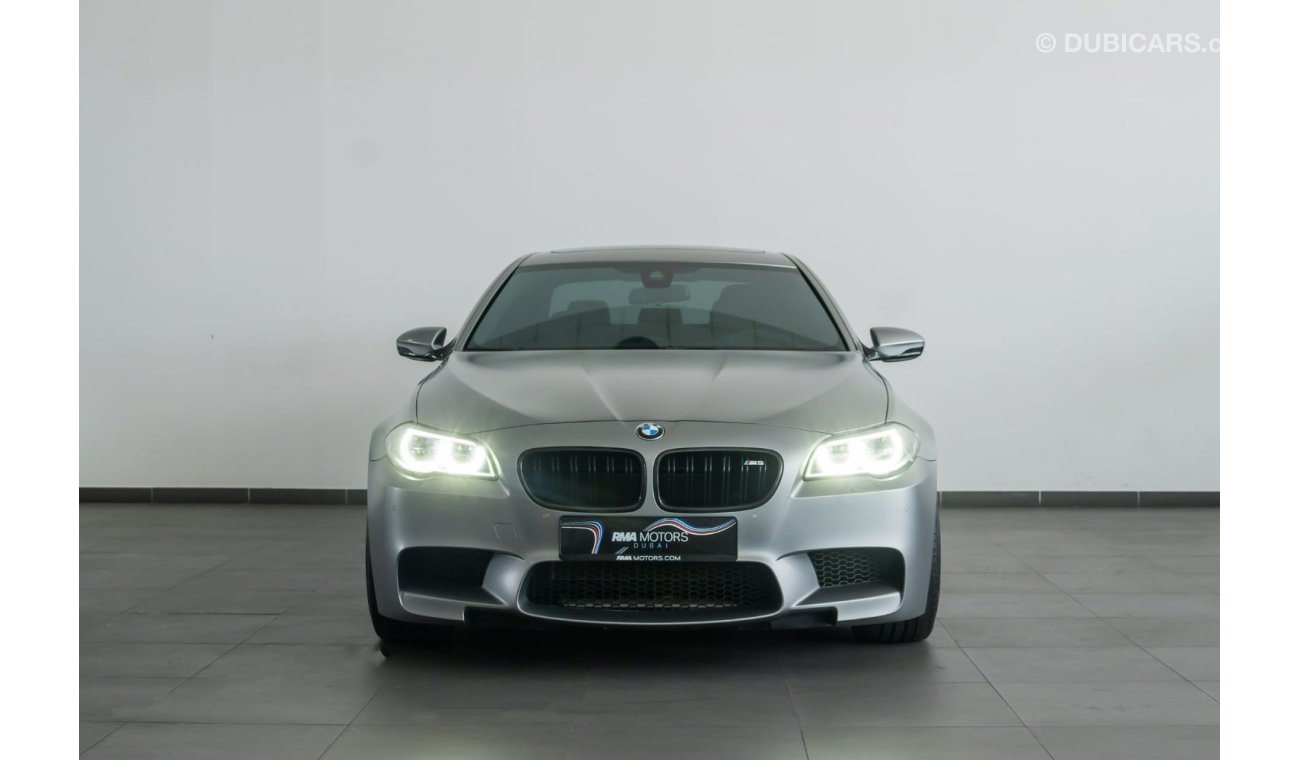 بي أم دبليو M5 30 سنة نسخة 2015 BMW M5 30 Jahre / Limited Edition