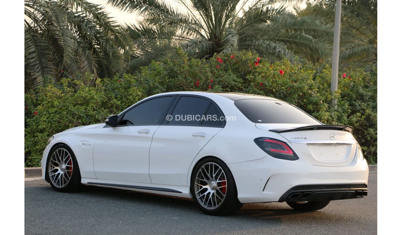 Mercedes-Benz C 63 AMG Mercedes Benz AMG C63S GCC 2015 full option edition 1 night package