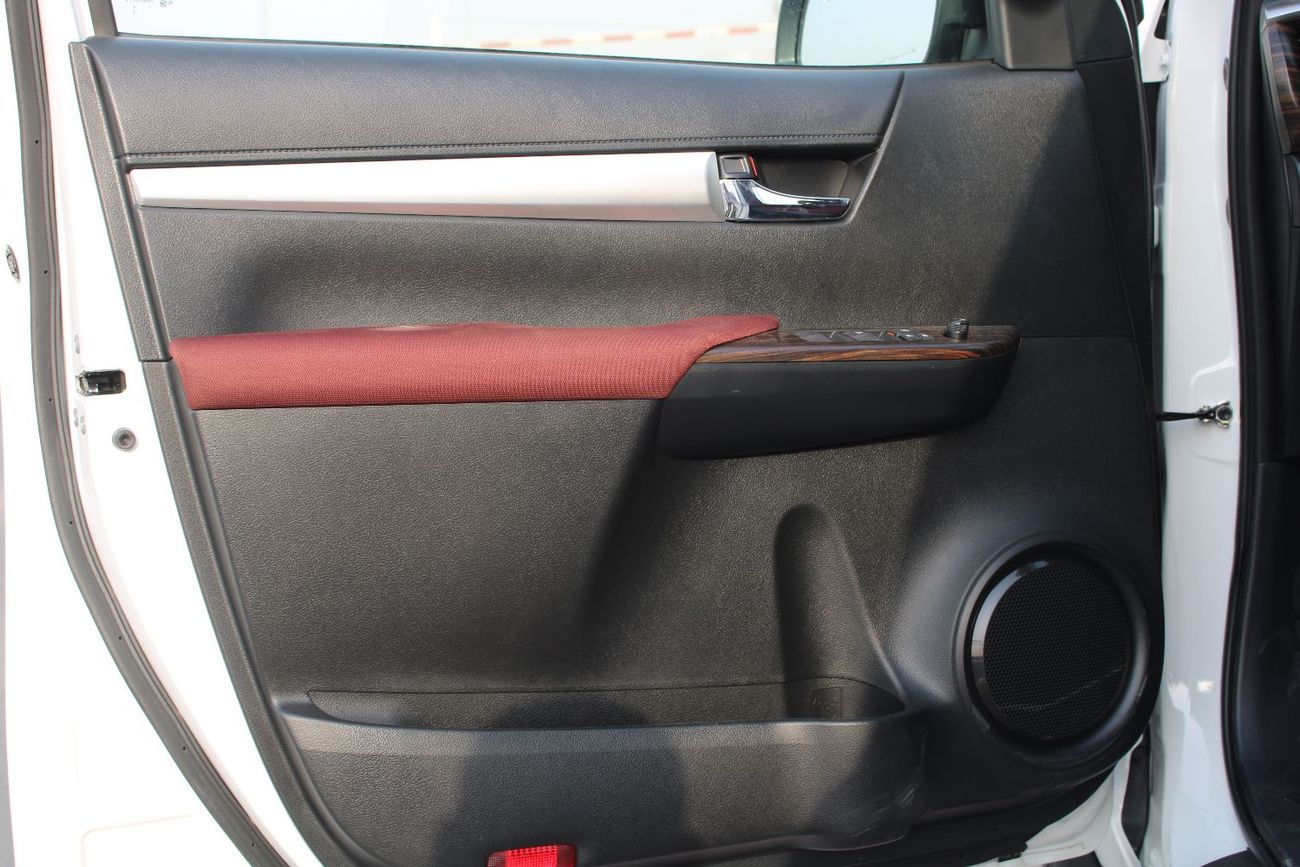 تويوتا هيلوكس TOYOTA HILUX 2.4L DIESEL 4WD DOUBLE CAB GLXS-V AUTO