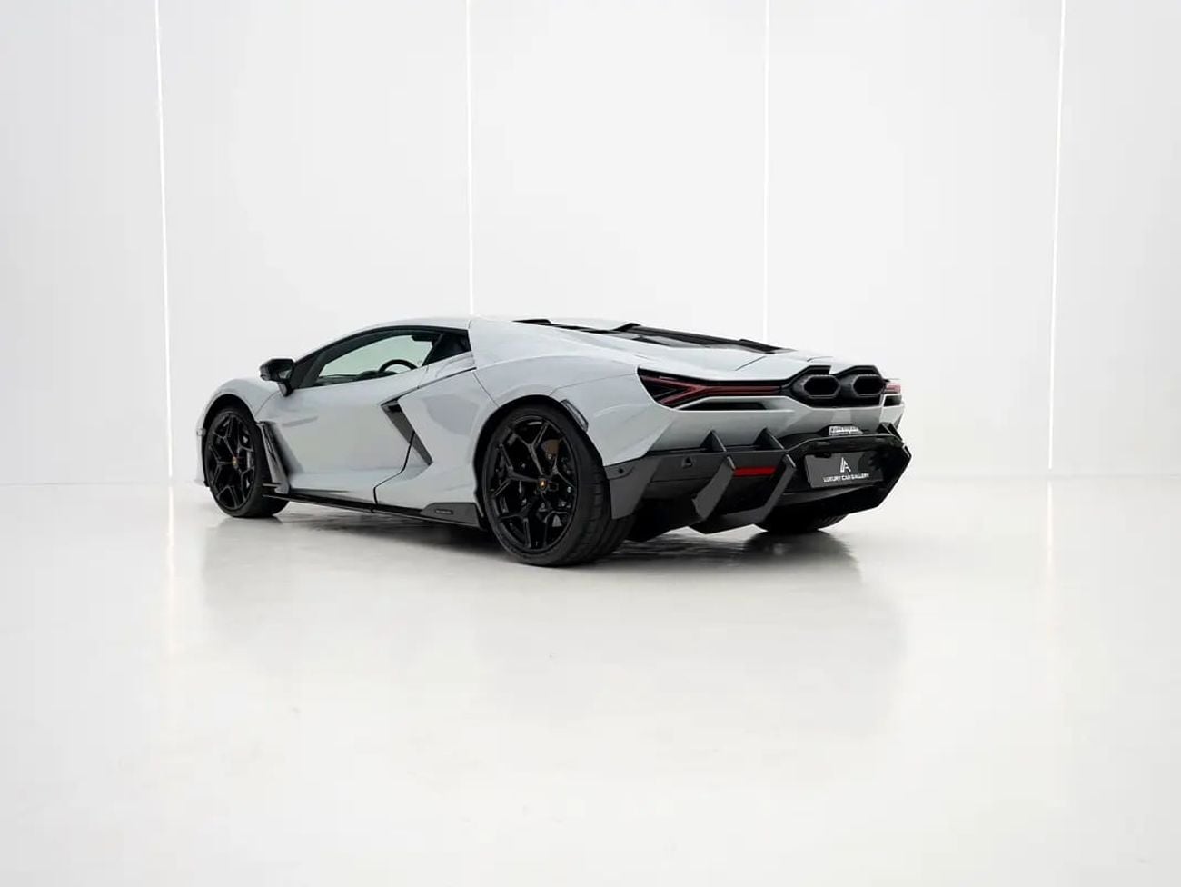 Lamborghini Revuelto SPORTIVA GCC Specs | 3300 km | WARRANTY & SERVICE