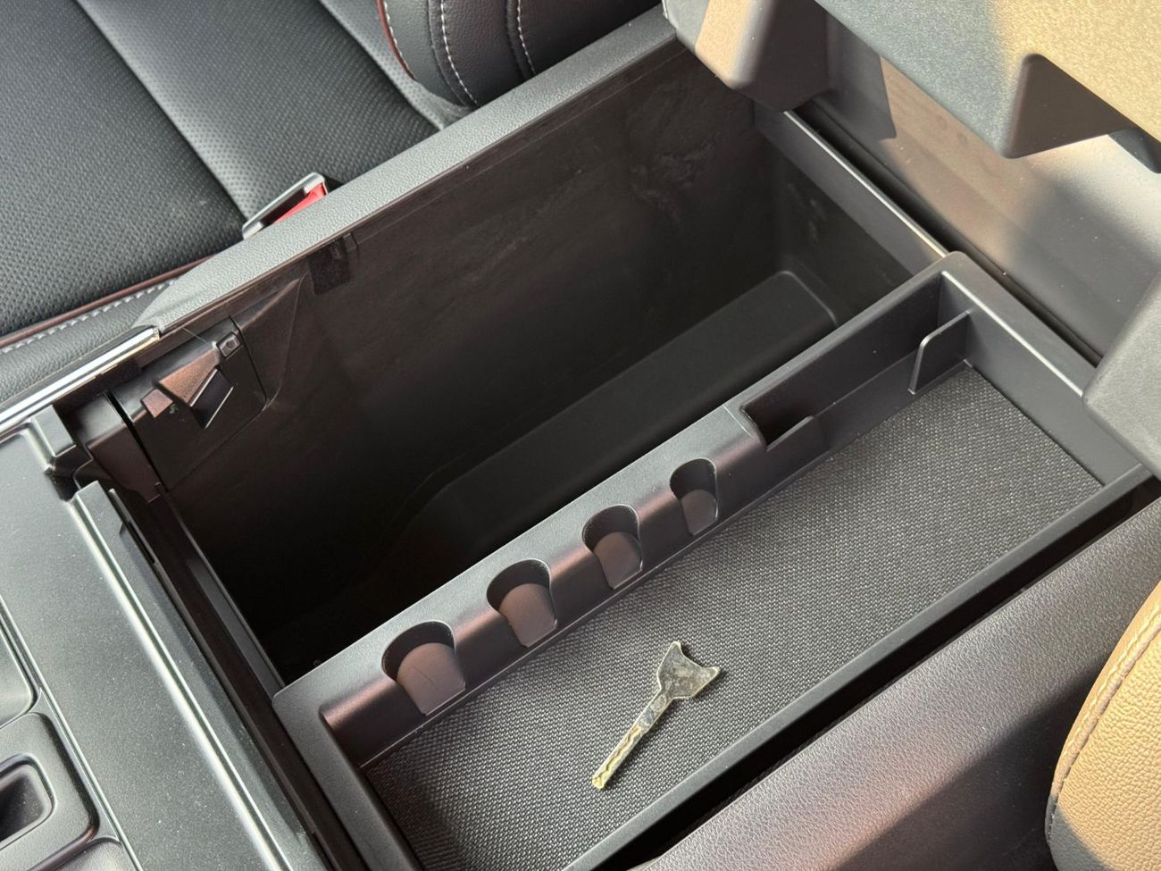 Ford F 150 Lariat Special Edition 3.5L Lariat 3.5L Petrol V6 2023 Export Price @ 165,000 AED