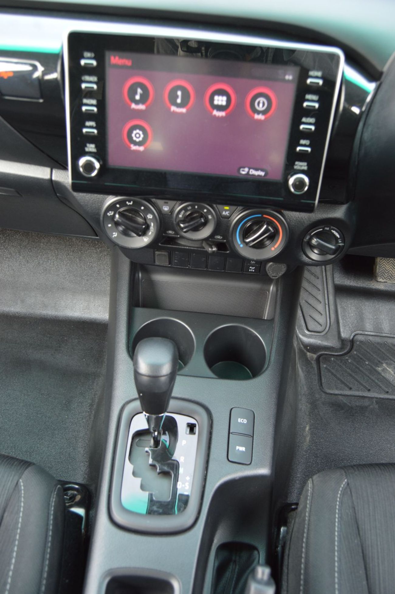 Toyota Hilux Double cabin 2.8L, perfect inside and outside