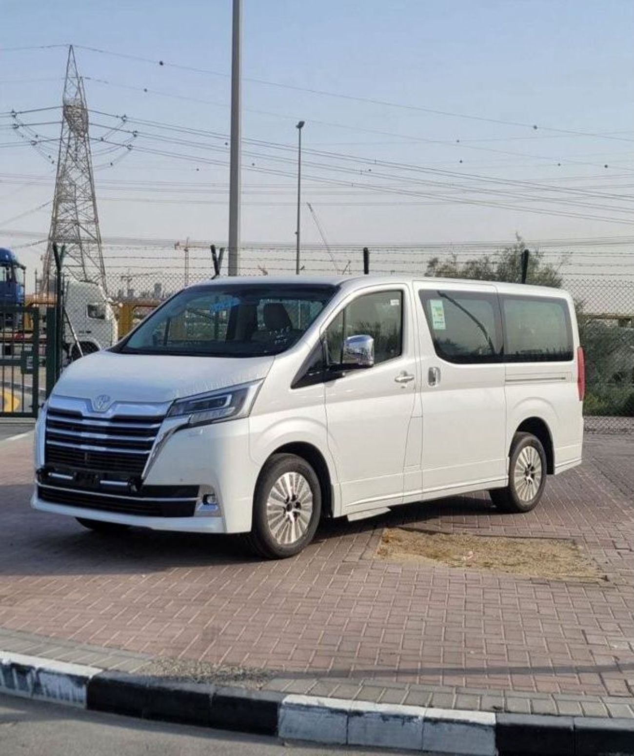 Toyota Granvia PREMIUM 3.5L PETROL 2023