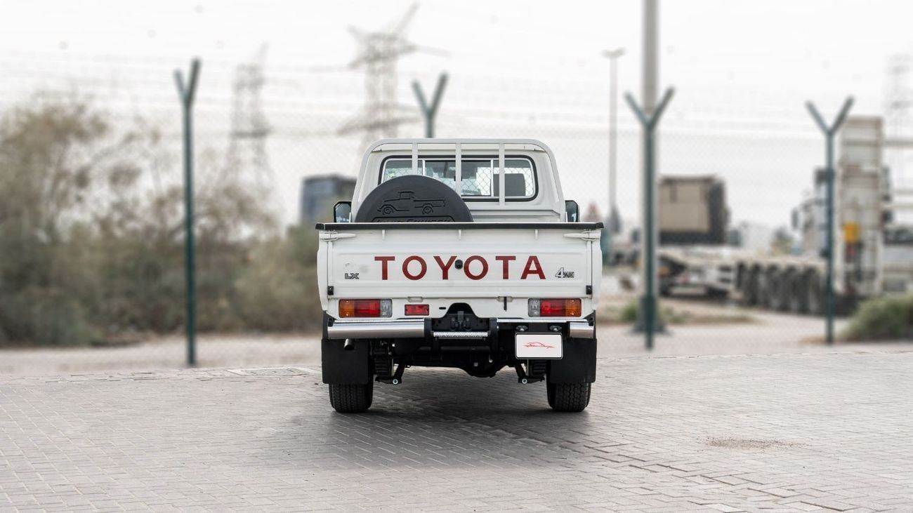 Toyota Land Cruiser Pick Up 2026 Toyota LC79 2.8L MT Diesel (white-Brown)