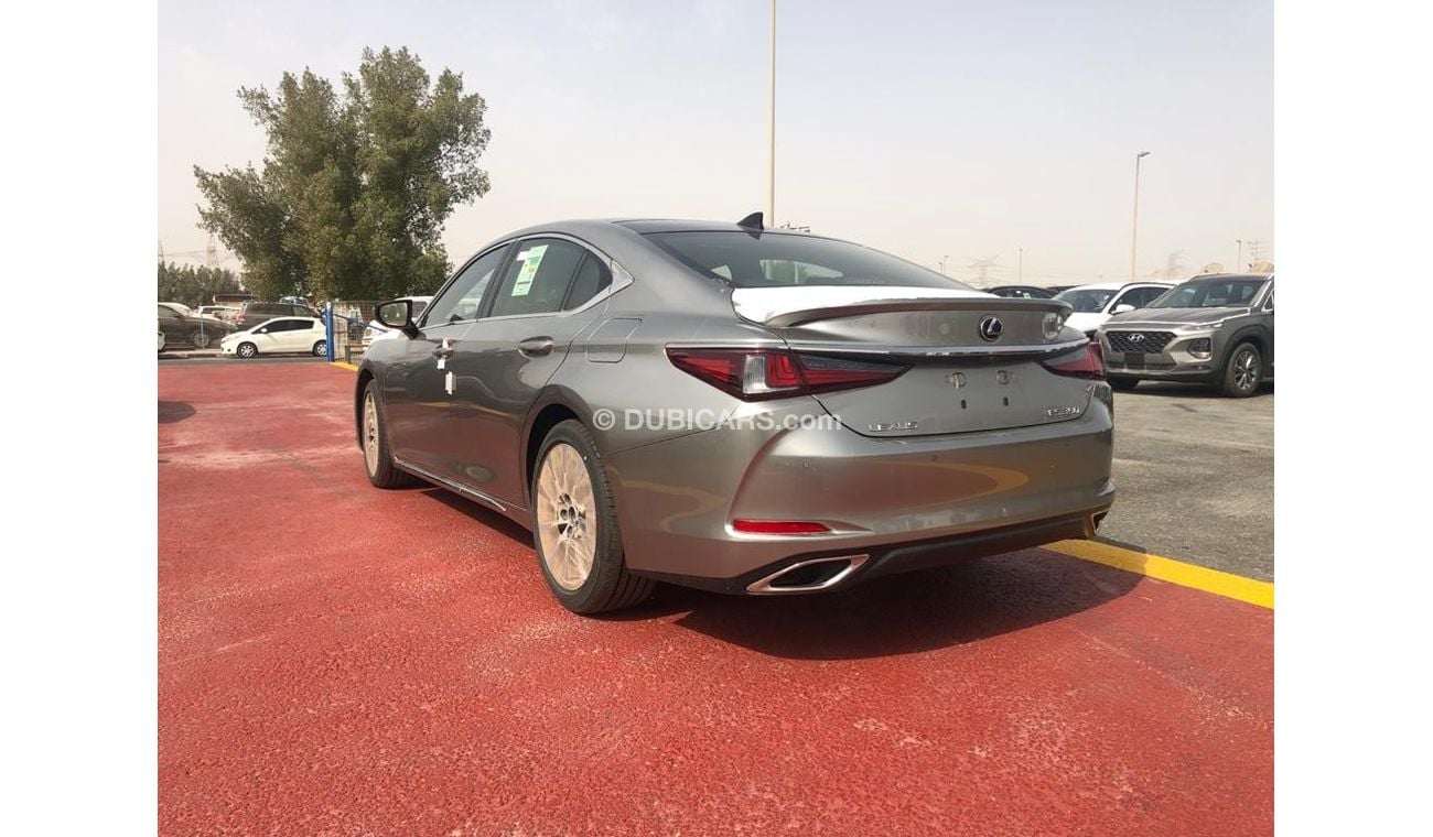 لكزس ES 350 لكزس ES 350 ، كامل الخيار ، 3.5 لتر ، V6 ، موديل 2020 مع سقف بانورامي وكاميرا 360 درجة ، للتصدير وال