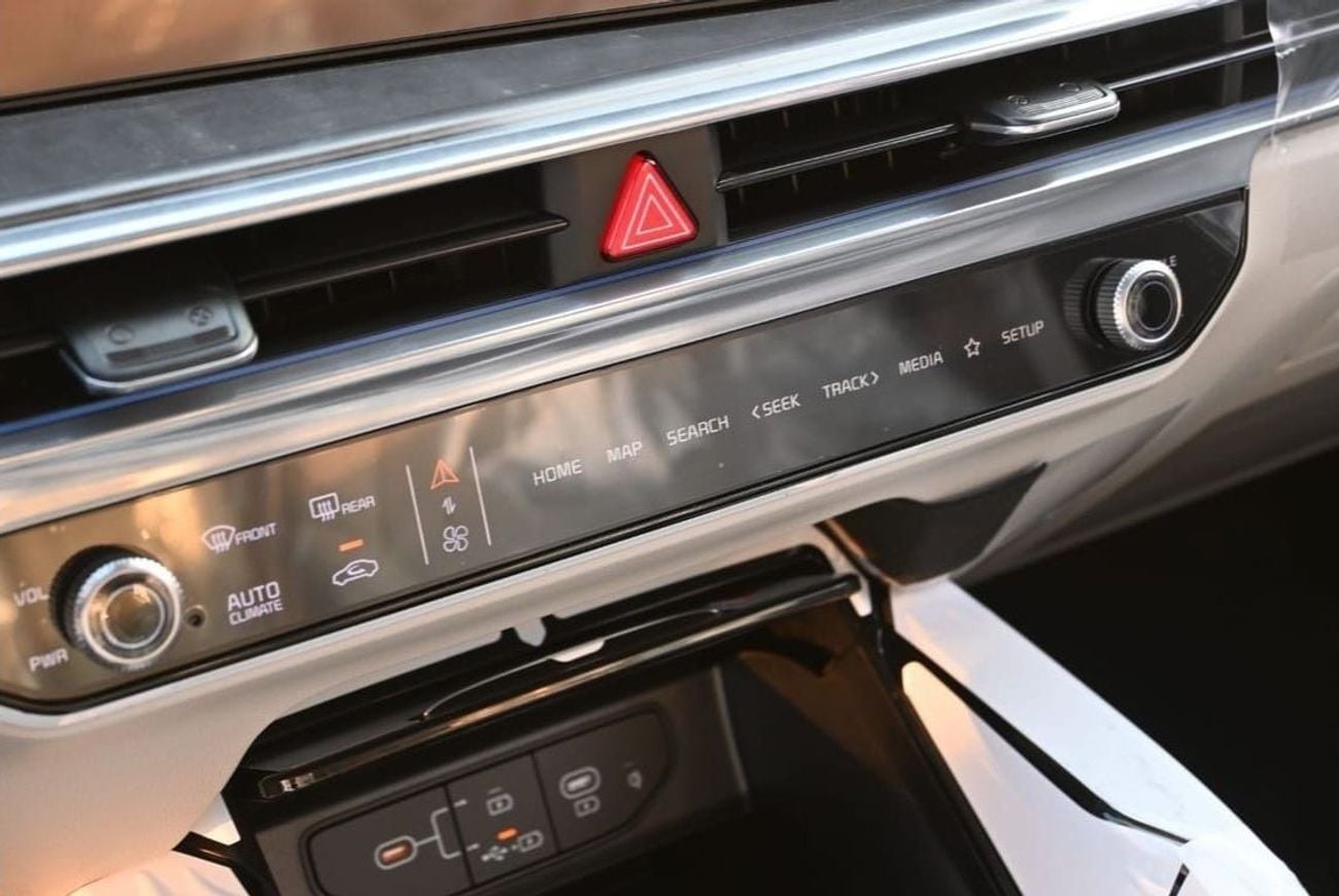 كيا سورينتو Top 3.5L Kia Sorento 3.5L V6, Petrol AWD Color White, Model 2025(Export Price)