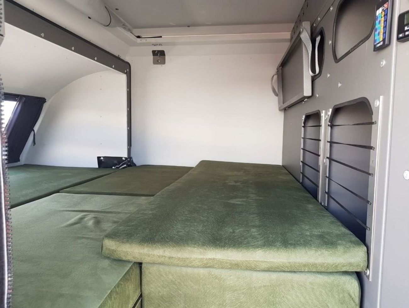 Toyota Hilux Toyota Hilux 2.4L Diesel 4x4 A/T Camper Edition 2020 YM