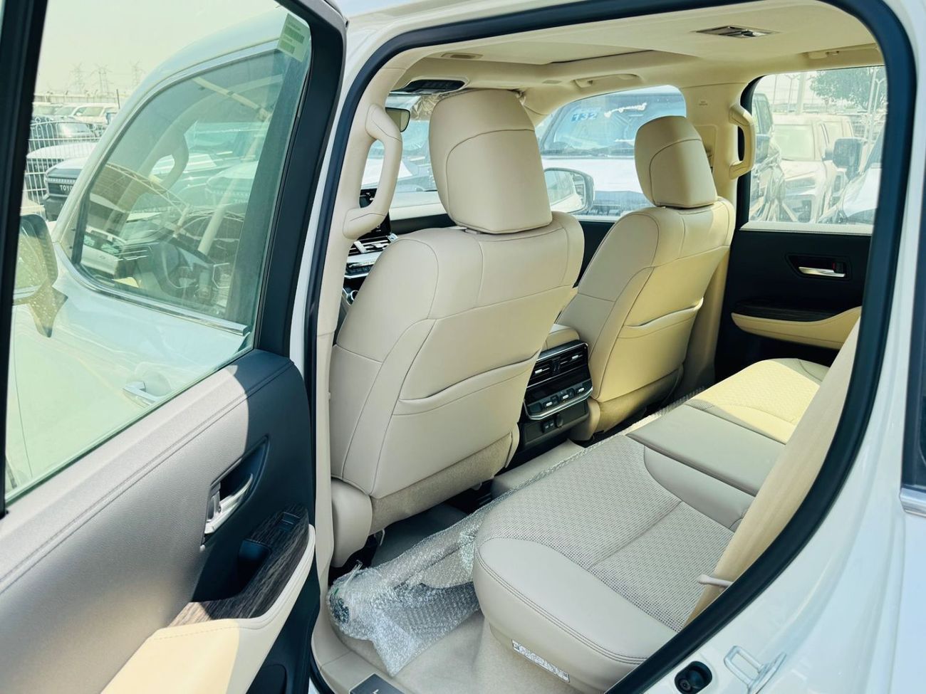 تويوتا لاند كروزر TOYOTA LC 300 VX 3.3L DSL MID/O A/T WHITE 2024
