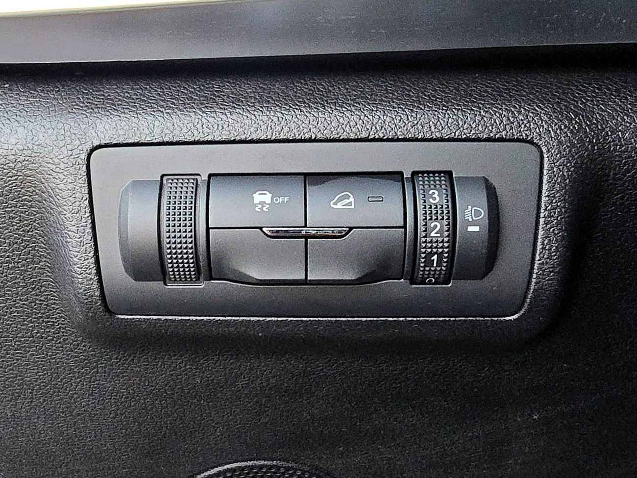 Chery Tiggo 4 Pro CHERY TIGGO4 PRO 1.5L A/T SUV FWD 5Doors 2025 black color