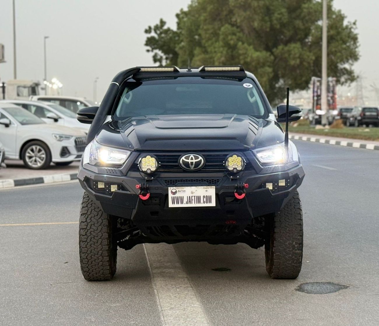 Toyota Hilux SMART CAB OFF ROAD MODIFIED 2019 | 2.8L DIESEL ENGINE | AT | AIR SNORKEL | 4WD
